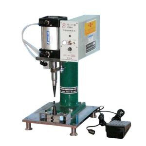 Тип 201 Машина за занитване на рога